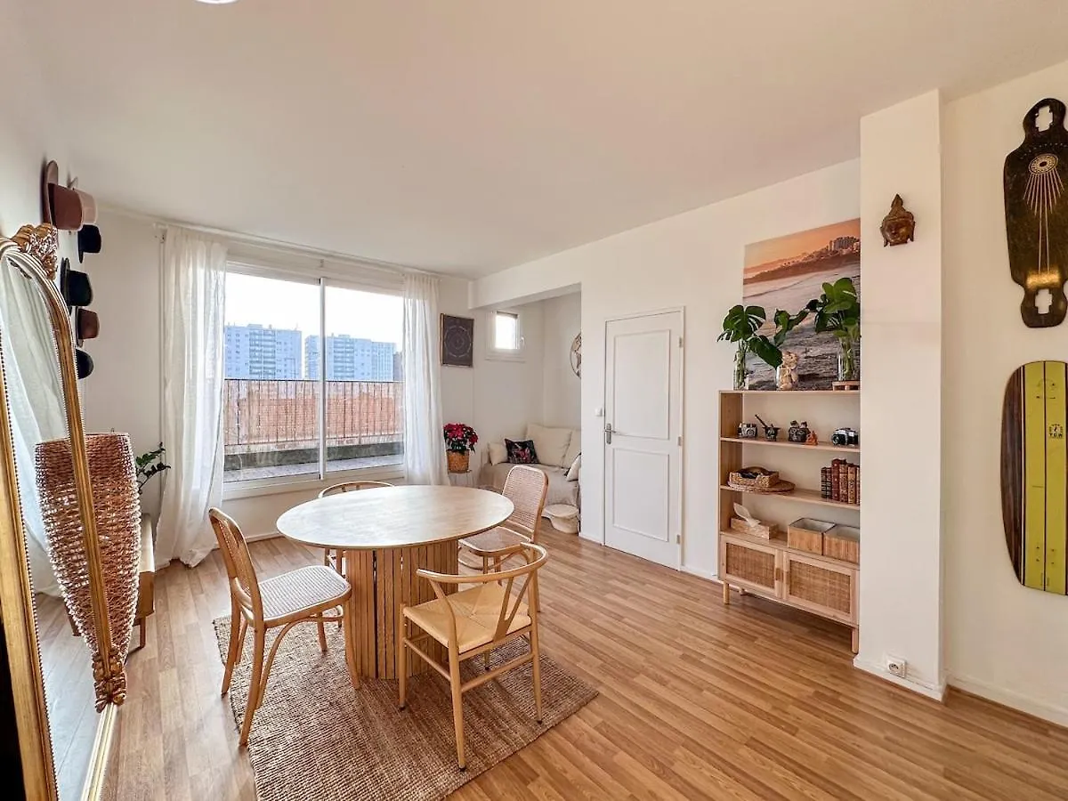 Parisian Nest - Panoramic Views - Free Parking Lejlighed