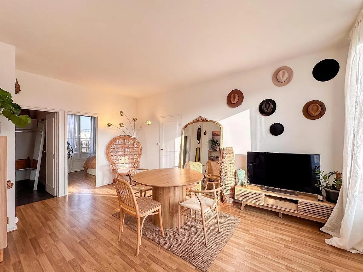 Appartamento Parisian Nest - Panoramic Views - Free Parking