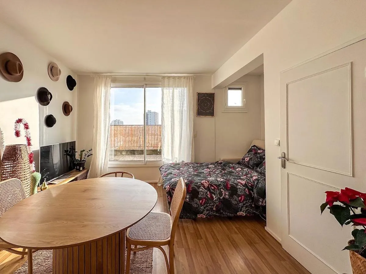 Appartamento Parisian Nest - Panoramic Views - Free Parking