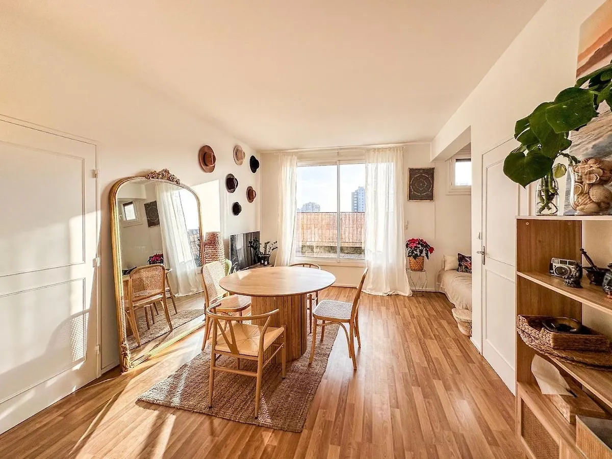 Parisian Nest - Panoramic Views - Free Parking Lejlighed 0*, Paris Frankrig
