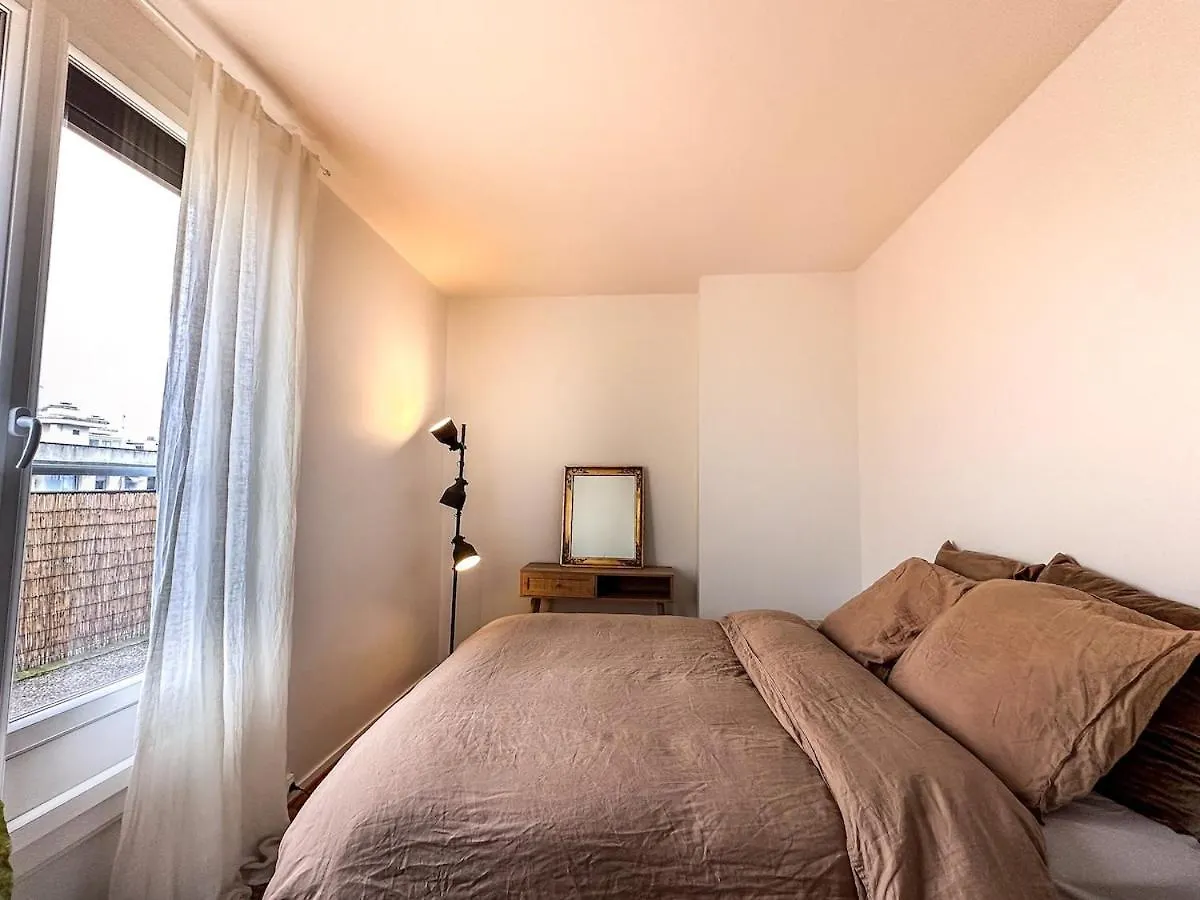 Parisian Nest - Panoramic Views - Free Parking Appartement Parijs