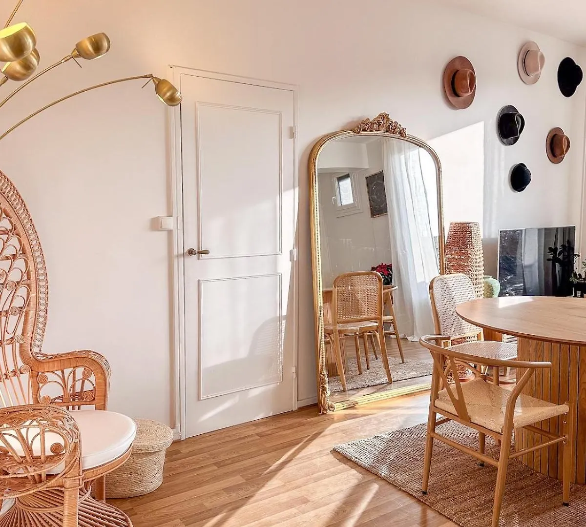 Parisian Nest - Panoramic Views - Free Parking Appartement
