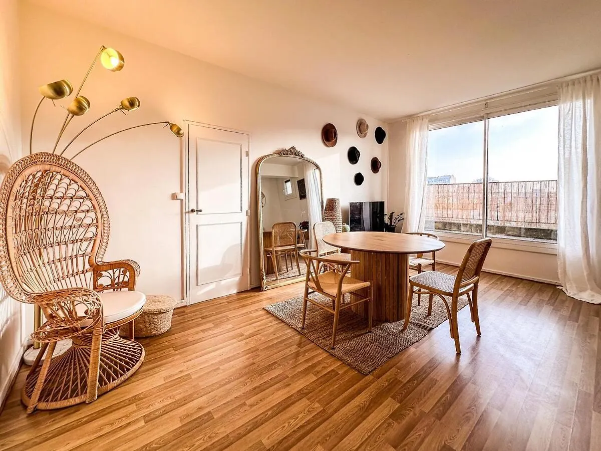 Parisian Nest - Panoramic Views - Free Parking Lejlighed